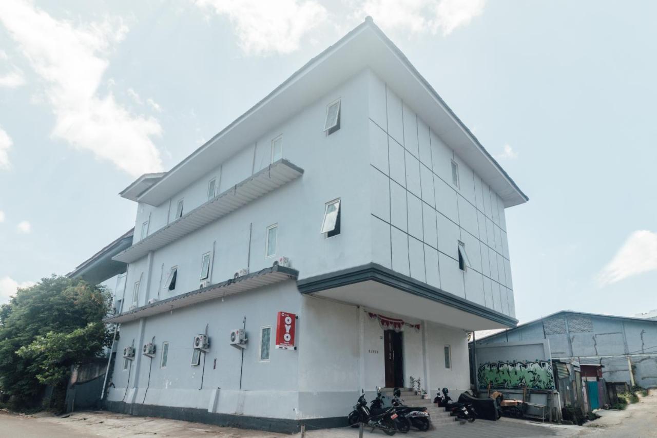Vaccinated Staff-Oyo 2699 Haven Boarding House Hotel Ambon Luaran gambar